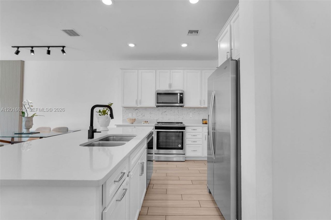 4774 Eucalyptus Dr, Hollywood, FL 33021 Photo