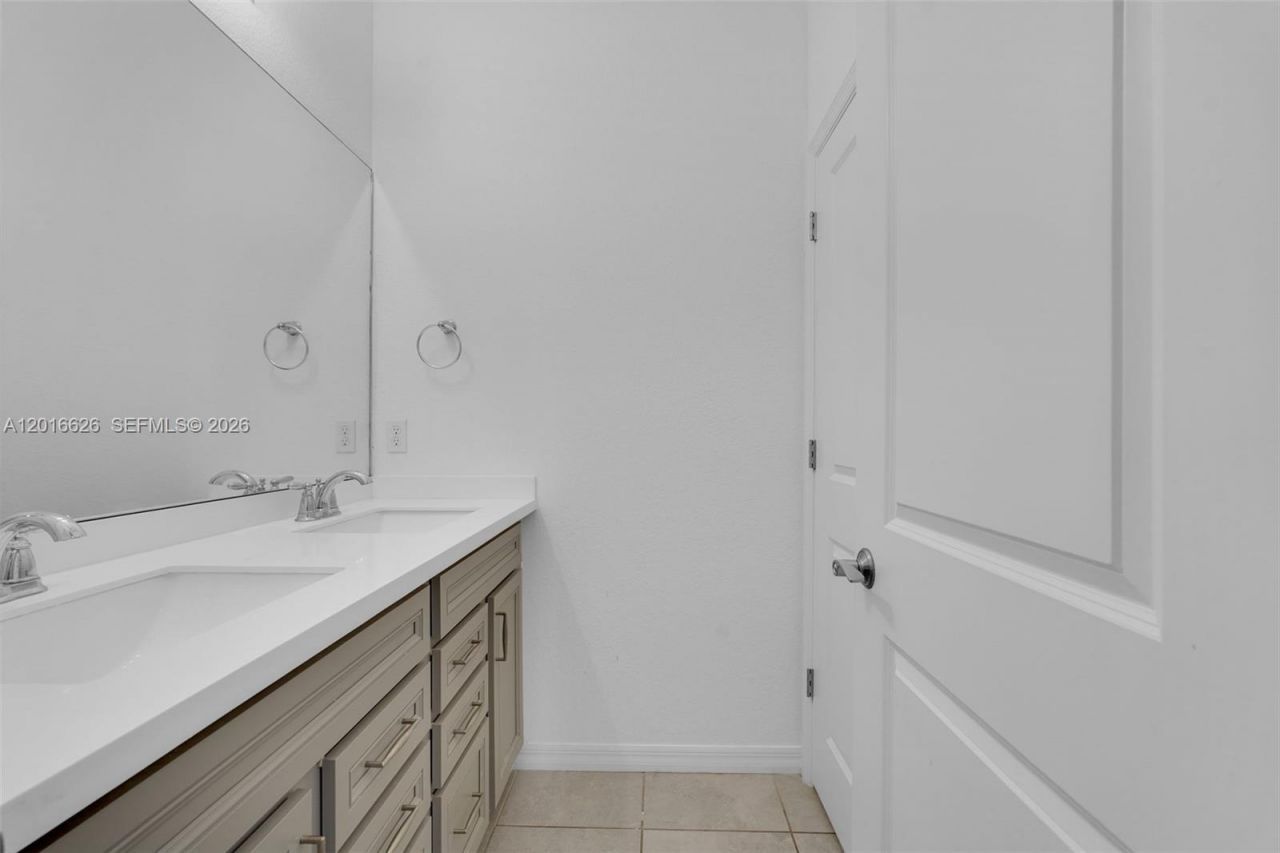 4774 Eucalyptus Dr, Hollywood, FL 33021 Photo