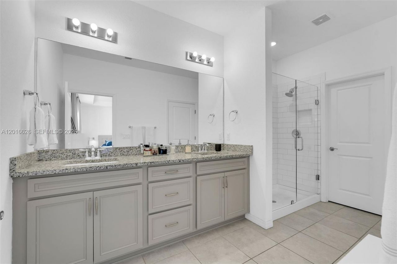 4774 Eucalyptus Dr, Hollywood, FL 33021 Photo