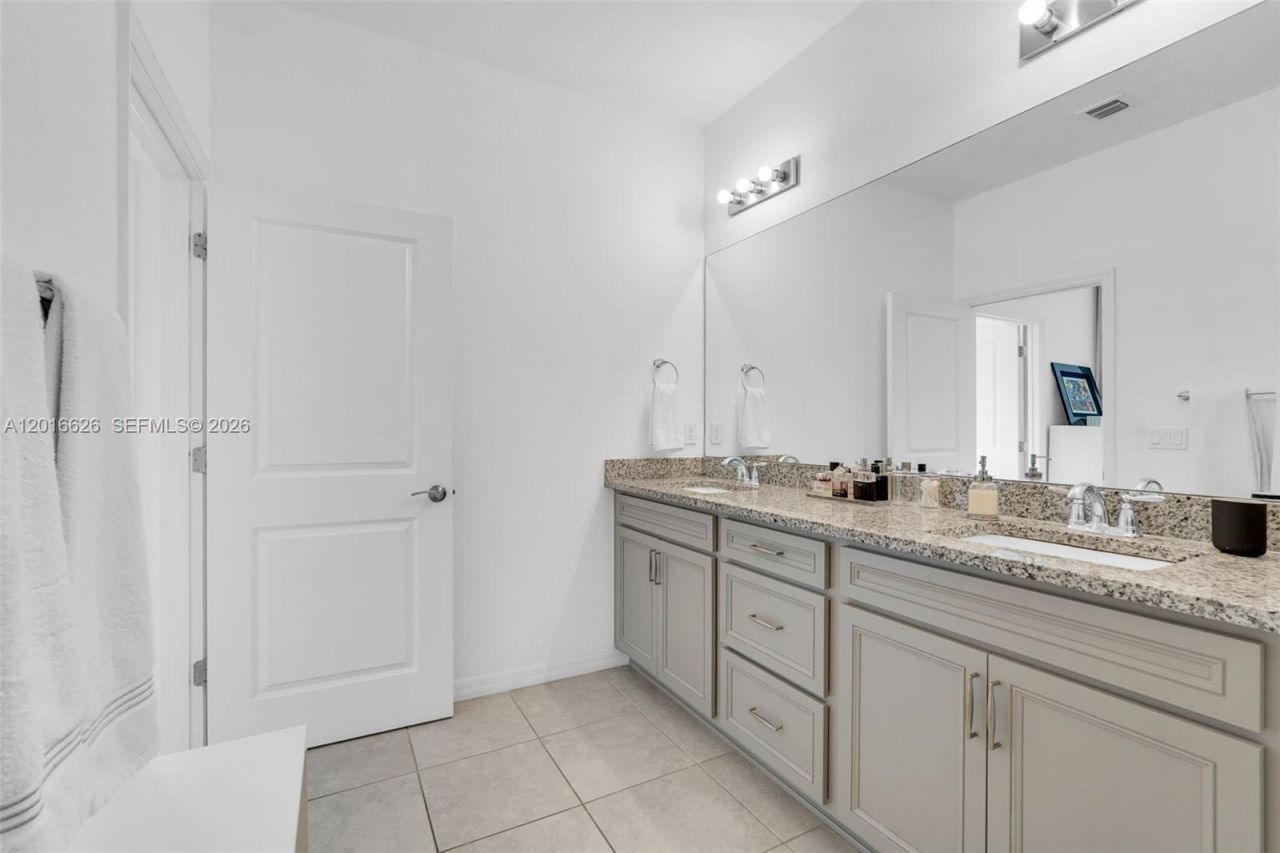 4774 Eucalyptus Dr, Hollywood, FL 33021 Photo