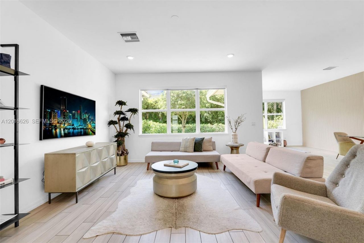 4774 Eucalyptus Dr, Hollywood, FL 33021 Photo