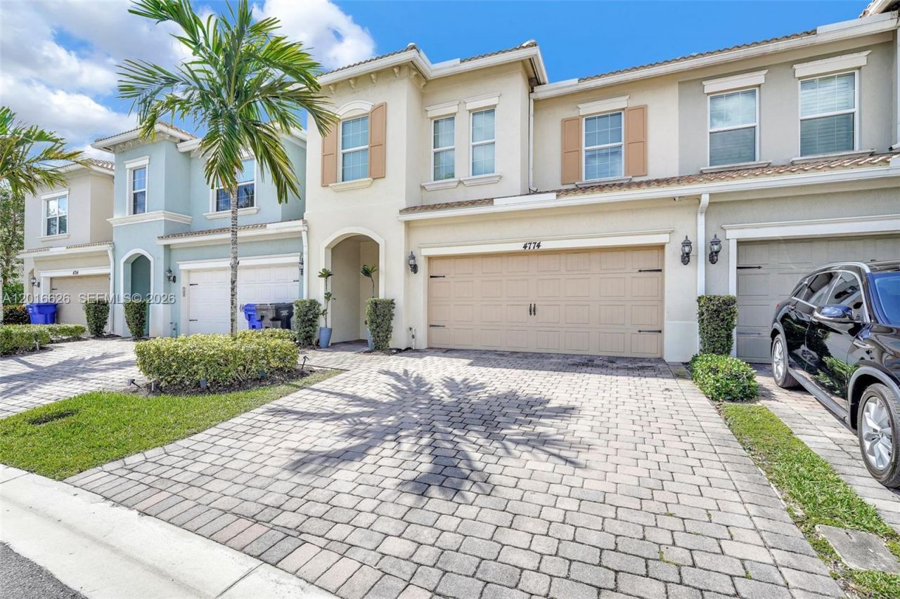4774 Eucalyptus Dr, Hollywood, FL 33021 Photo