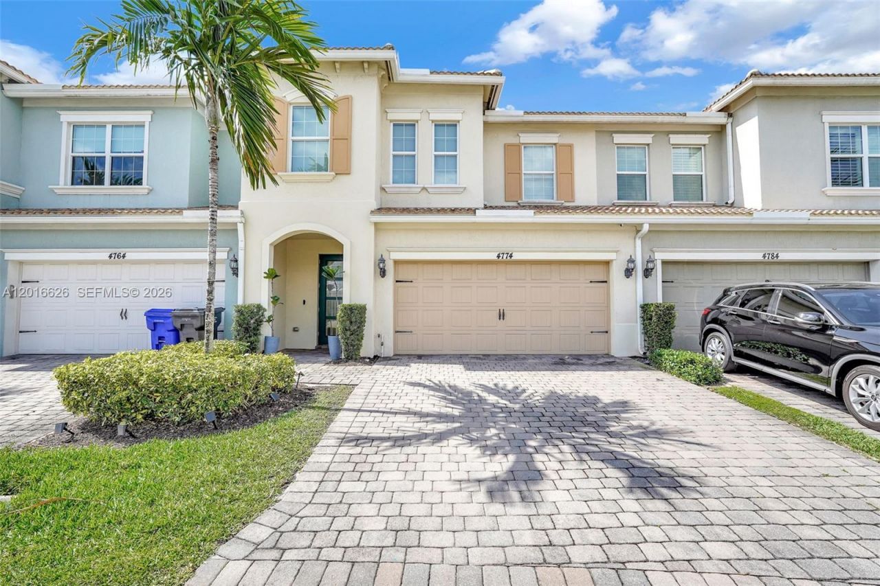 4774 Eucalyptus Dr, Hollywood, FL 33021 Photo
