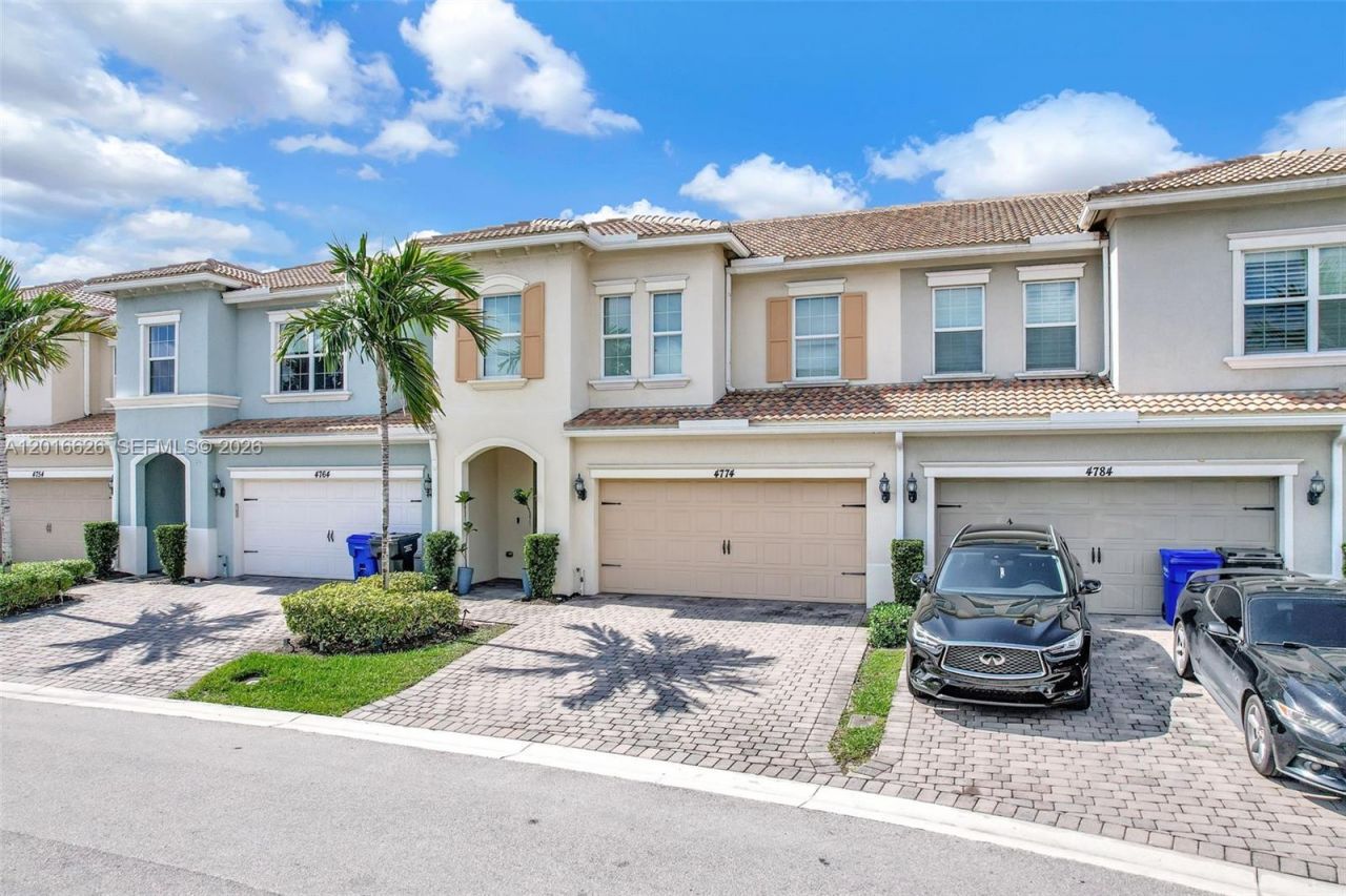 4774 Eucalyptus Dr, Hollywood, FL 33021 Photo