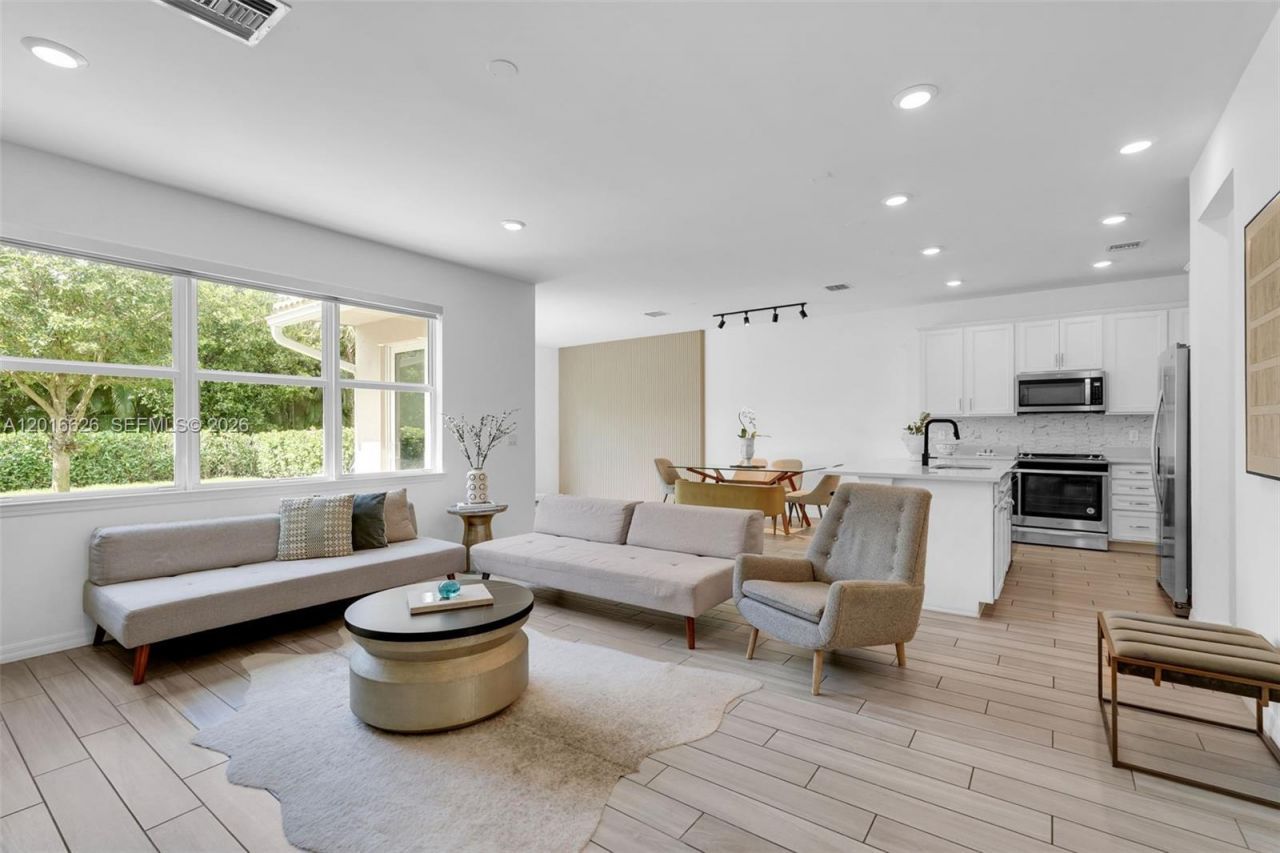 4774 Eucalyptus Dr, Hollywood, FL 33021 Photo