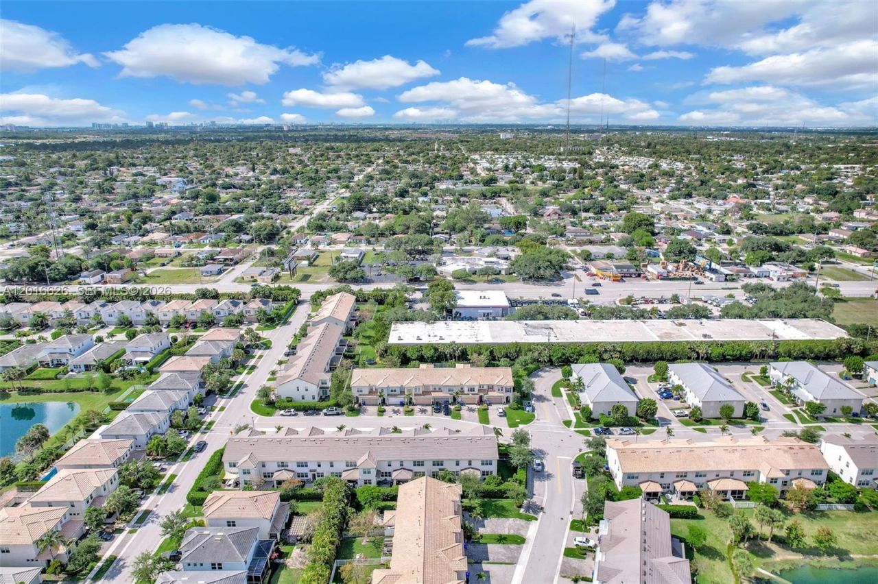 4774 Eucalyptus Dr, Hollywood, FL 33021 Photo