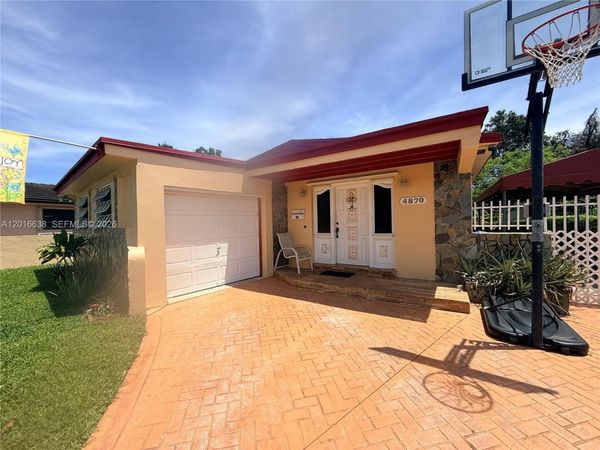 4870 SW 6th St , Miami, FL 33134