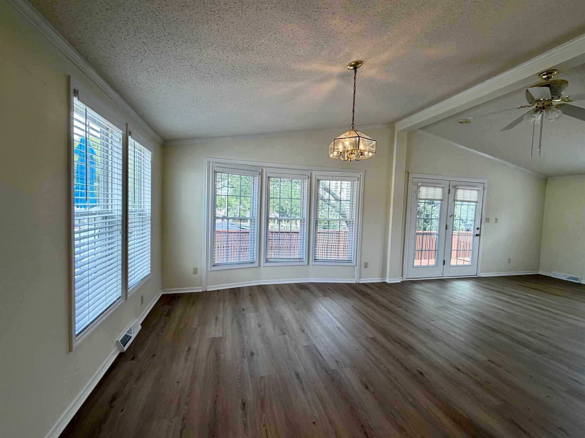 1548 Mason Circle  Photo 6