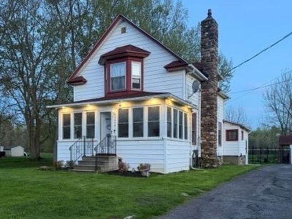 2646 New Road , Ransomville, NY 14131