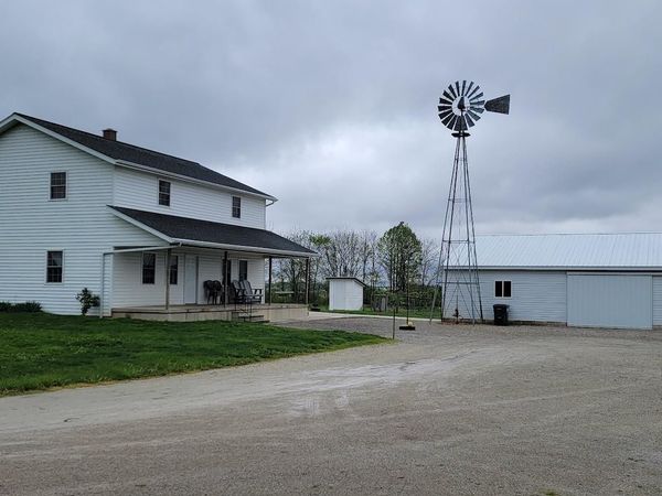 8345 S 300 E, Geneva, IN 46740