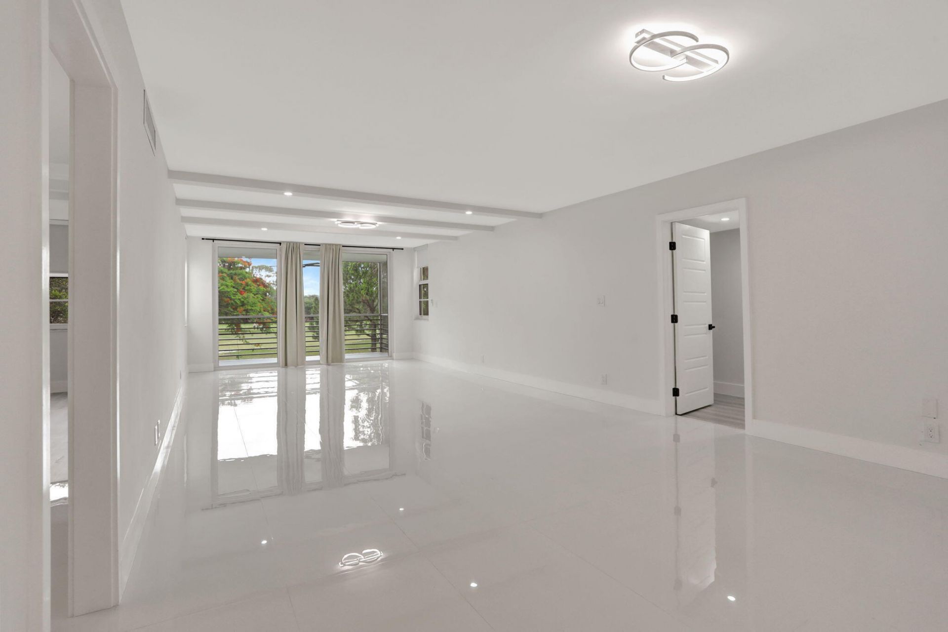 3505 Oaks Way, Unit 204, Pompano Beach, FL 33069 Photo