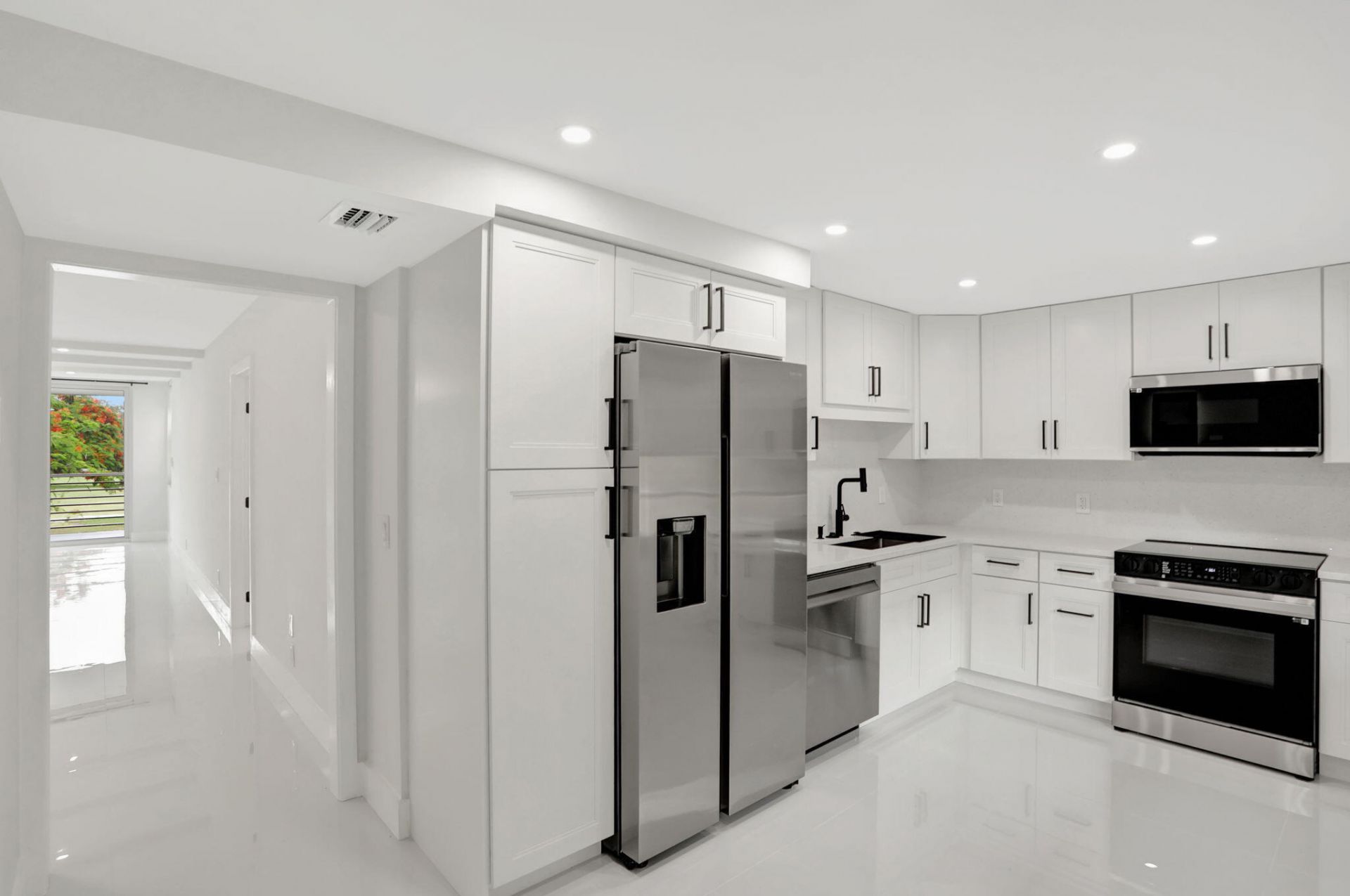 3505 Oaks Way, Unit 204, Pompano Beach, FL 33069 Photo