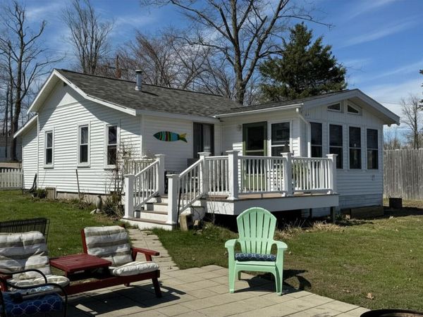6398 Paradise Trail, Carp Lake, MI 49718