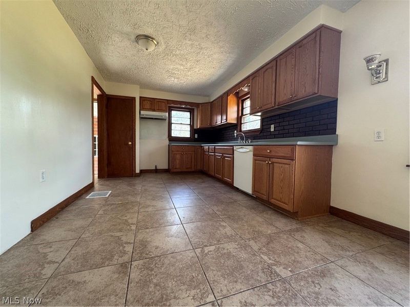 1618 W Park Avenue, Weathersfield, OH 44446 Photo 5