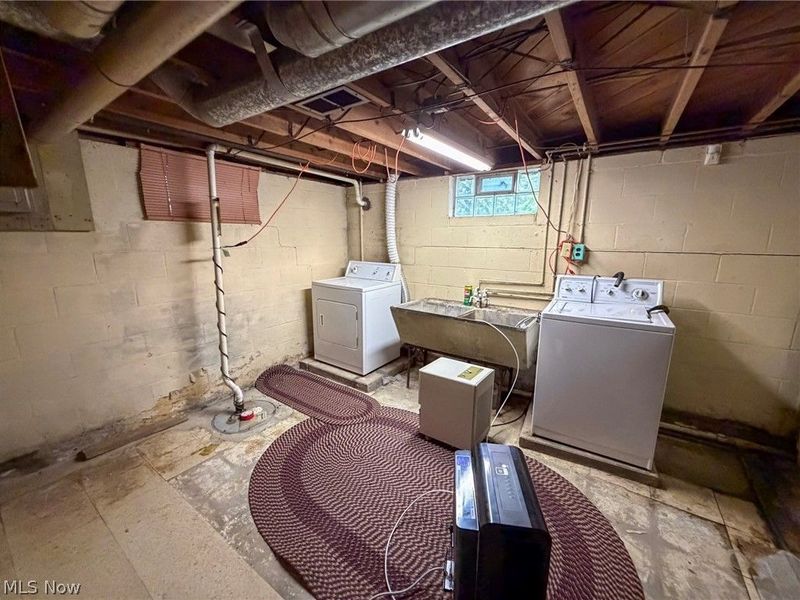 572 Comstock Street NW, Warren, OH 44483 Photo 17