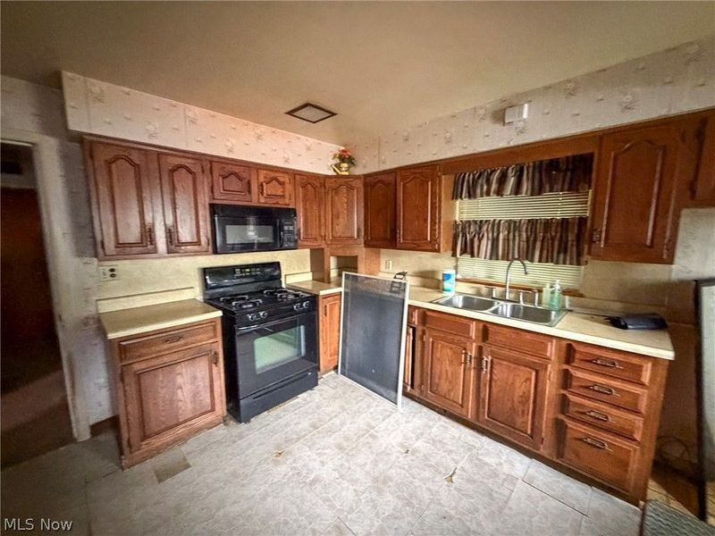 572 Comstock Street NW, Warren, OH 44483 Photo 23