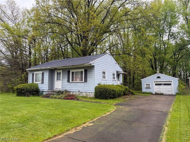 572 Comstock Street NW, Warren, OH 44483 Photo 3
