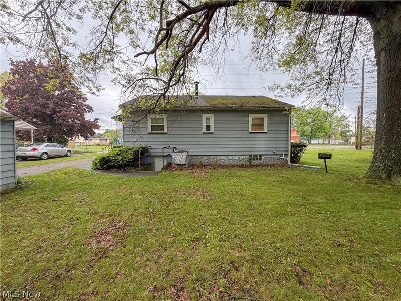 572 Comstock Street NW, Warren, OH 44483 Photo 31