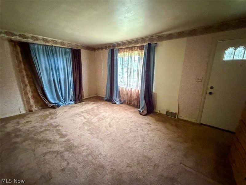 572 Comstock Street NW, Warren, OH 44483 Photo 6