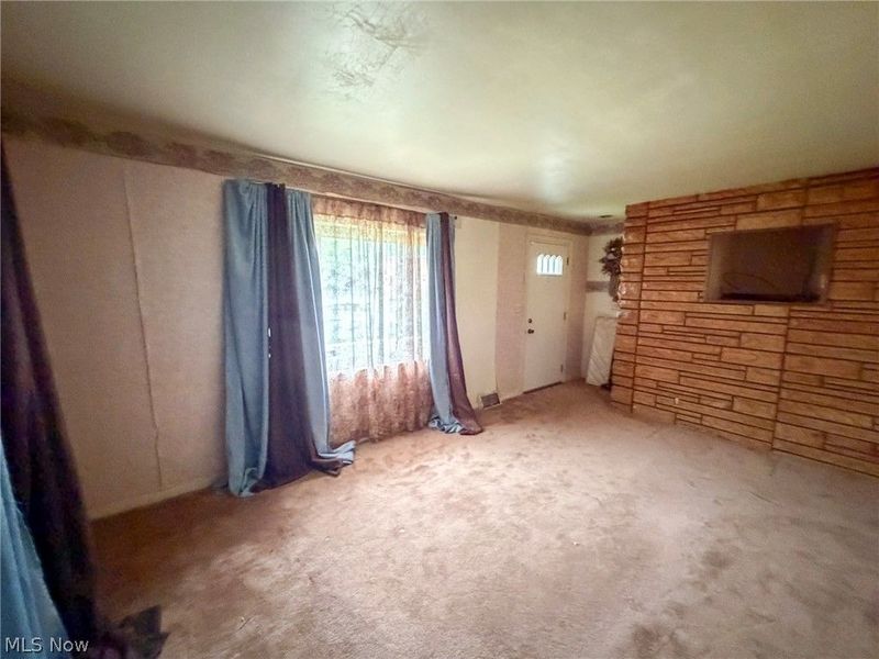 572 Comstock Street NW, Warren, OH 44483 Photo 7