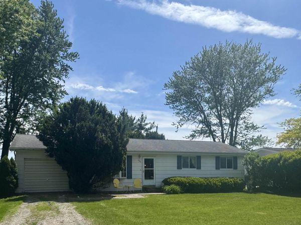 606 E Buchanan Avenue, Fairfield, IA 52556