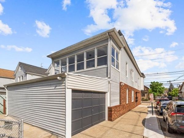 59 Locust Ave, Unit 2R, Wallington, NJ 07057