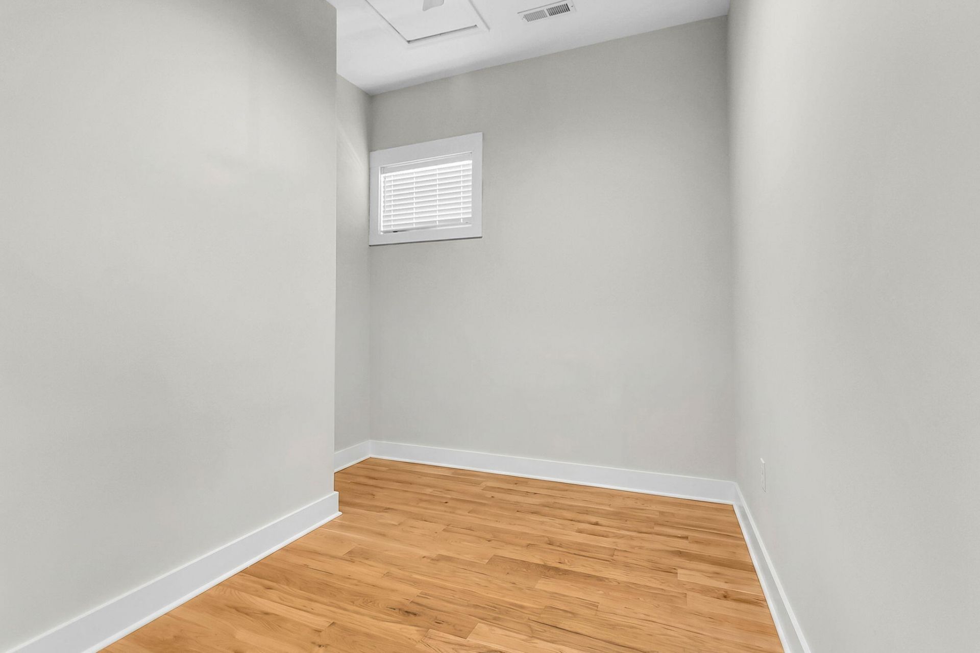 137 Calhoun Street Photo 8