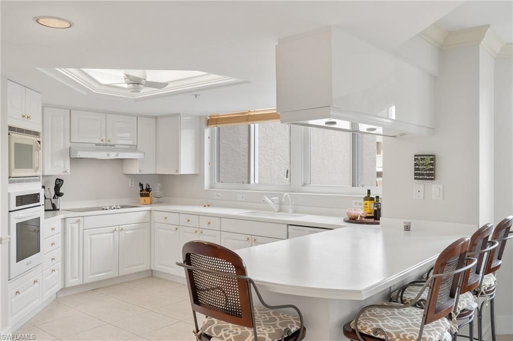 6849 Grenadier Blvd, Unit 201, Naples, FL 34108 Photo