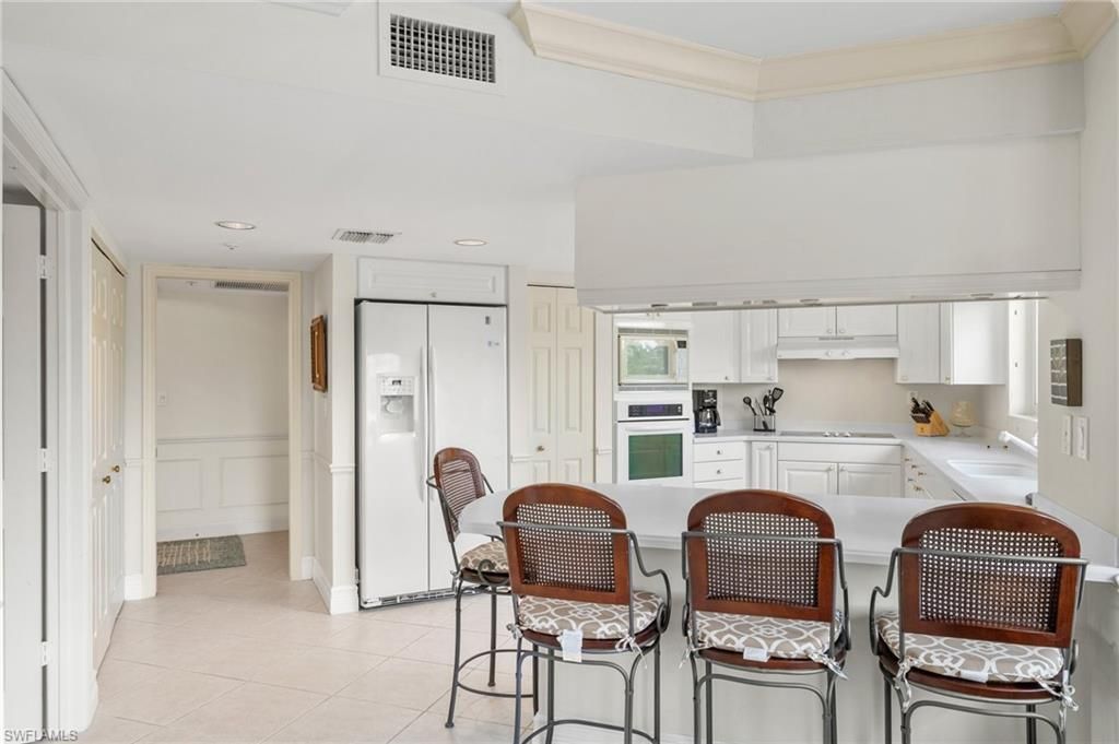 6849 Grenadier Blvd, Unit 201, Naples, FL 34108 Photo