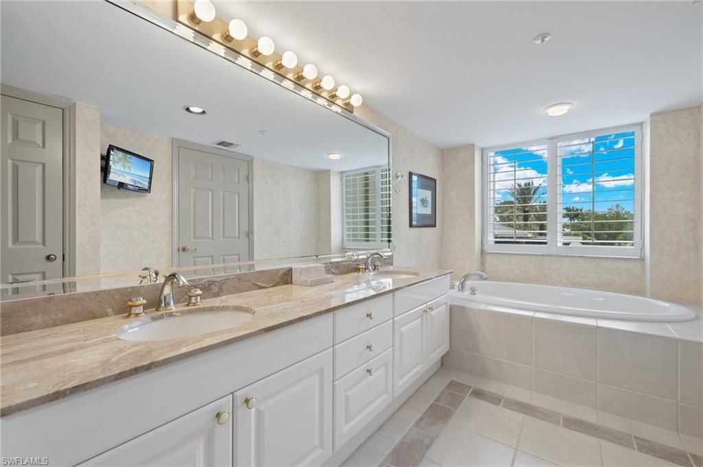 6849 Grenadier Blvd, Unit 201, Naples, FL 34108 Photo