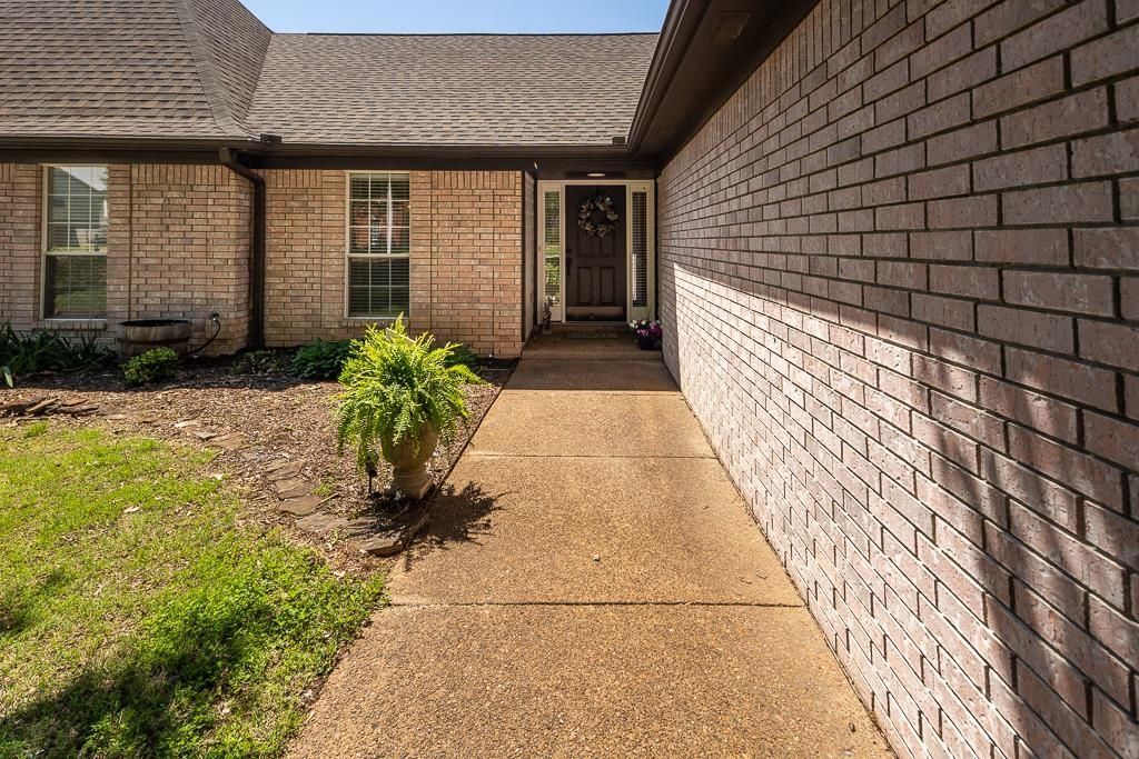 5035 LOOSAHATCHIE DR Bartlett, TN 38135