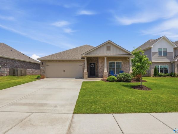 205 Goldie Court, New Market, AL 35761