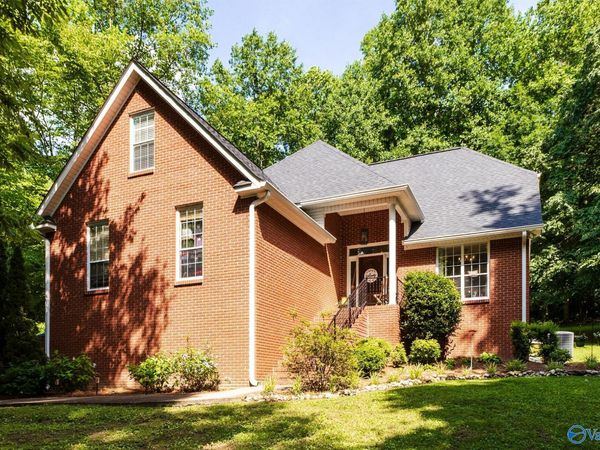 242 County Road 555, Valley Head, AL 35989