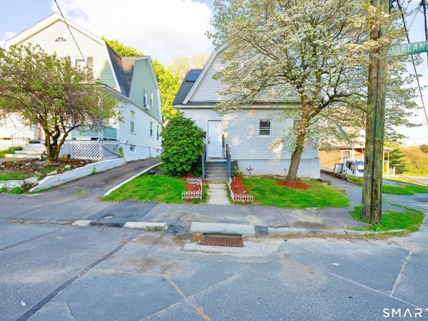 2 Oakland, Waterbury, CT 06710