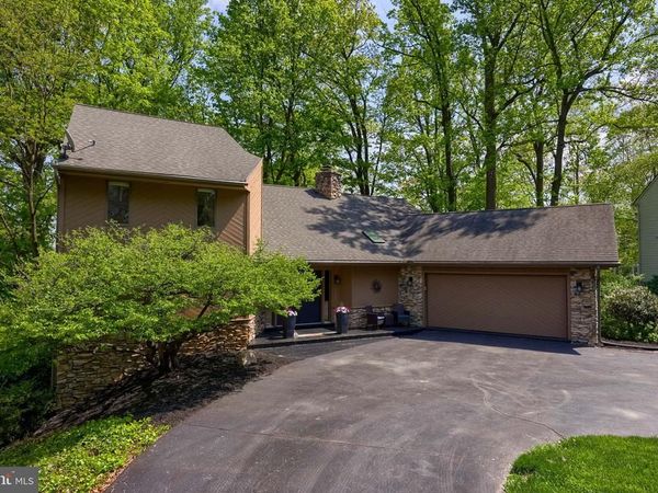 315 WINDING HILL DRIVE , LANCASTER, PA 17601