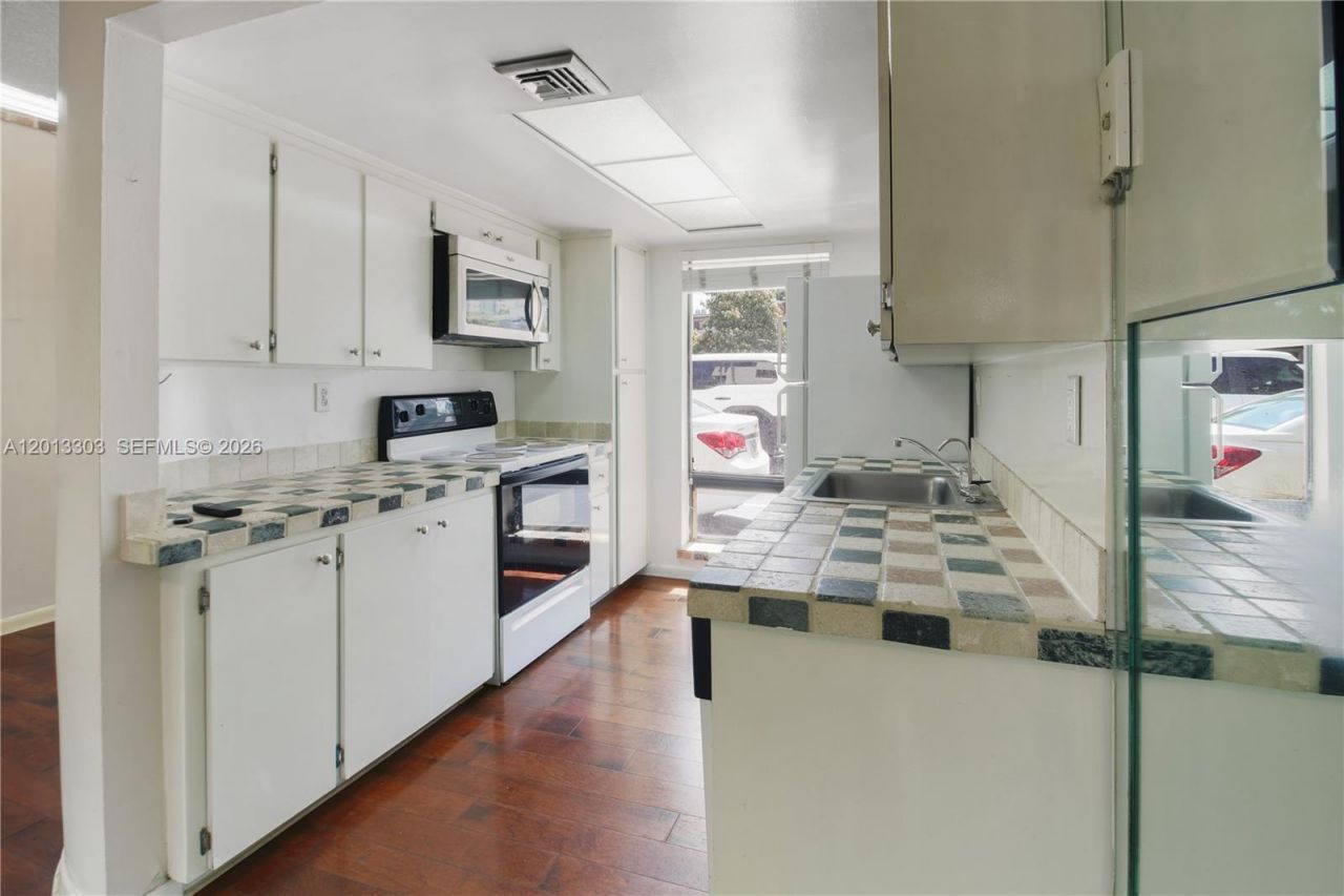 3044 SW 27th Ave, Unit 9, Miami, FL 33133 Photo