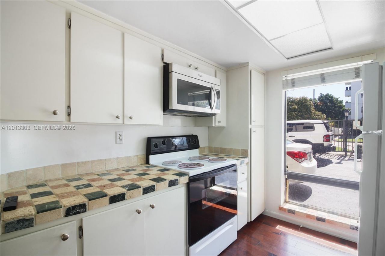 3044 SW 27th Ave, Unit 9, Miami, FL 33133 Photo