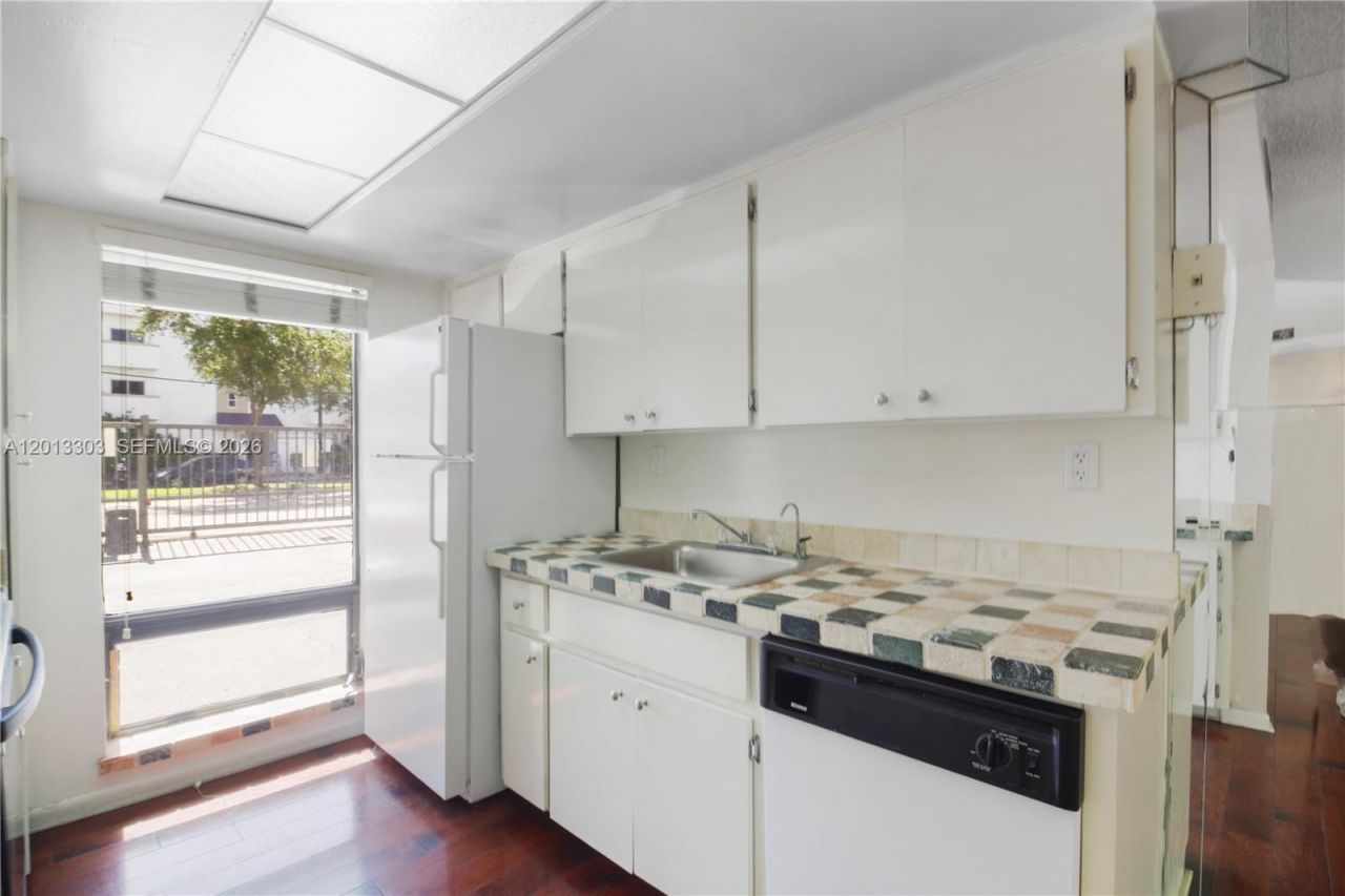 3044 SW 27th Ave, Unit 9, Miami, FL 33133 Photo