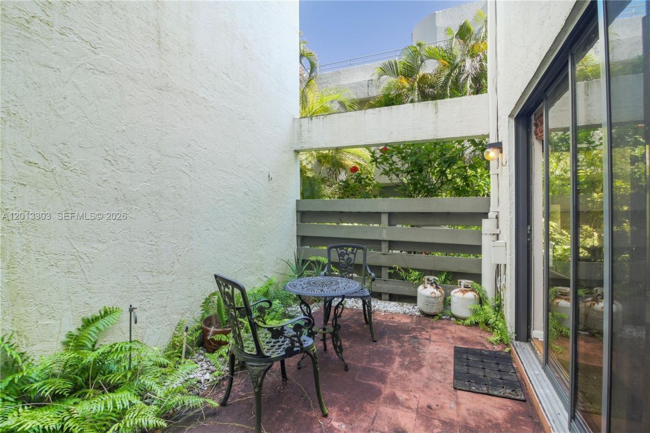3044 SW 27th Ave, Unit 9, Miami, FL 33133 Photo