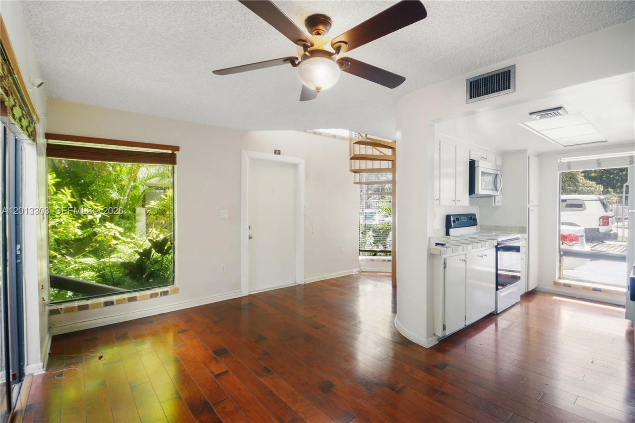 3044 SW 27th Ave, Unit 9, Miami, FL 33133 Photo