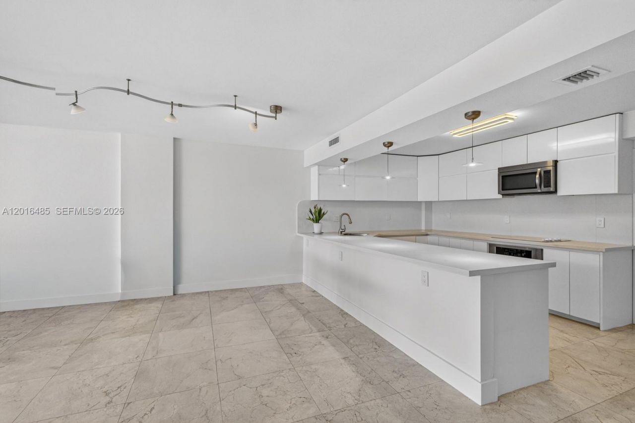 199 Ocean Lane Dr, Unit 811, Key Biscayne, FL 33149 Photo