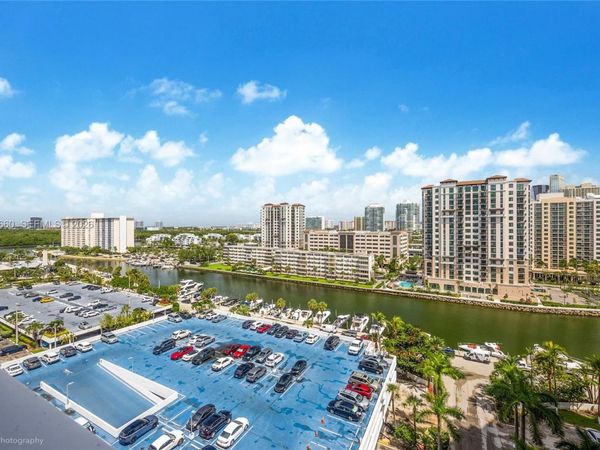 100 Bayview Dr , Unit 1231, Sunny Isles Beach, FL 33160