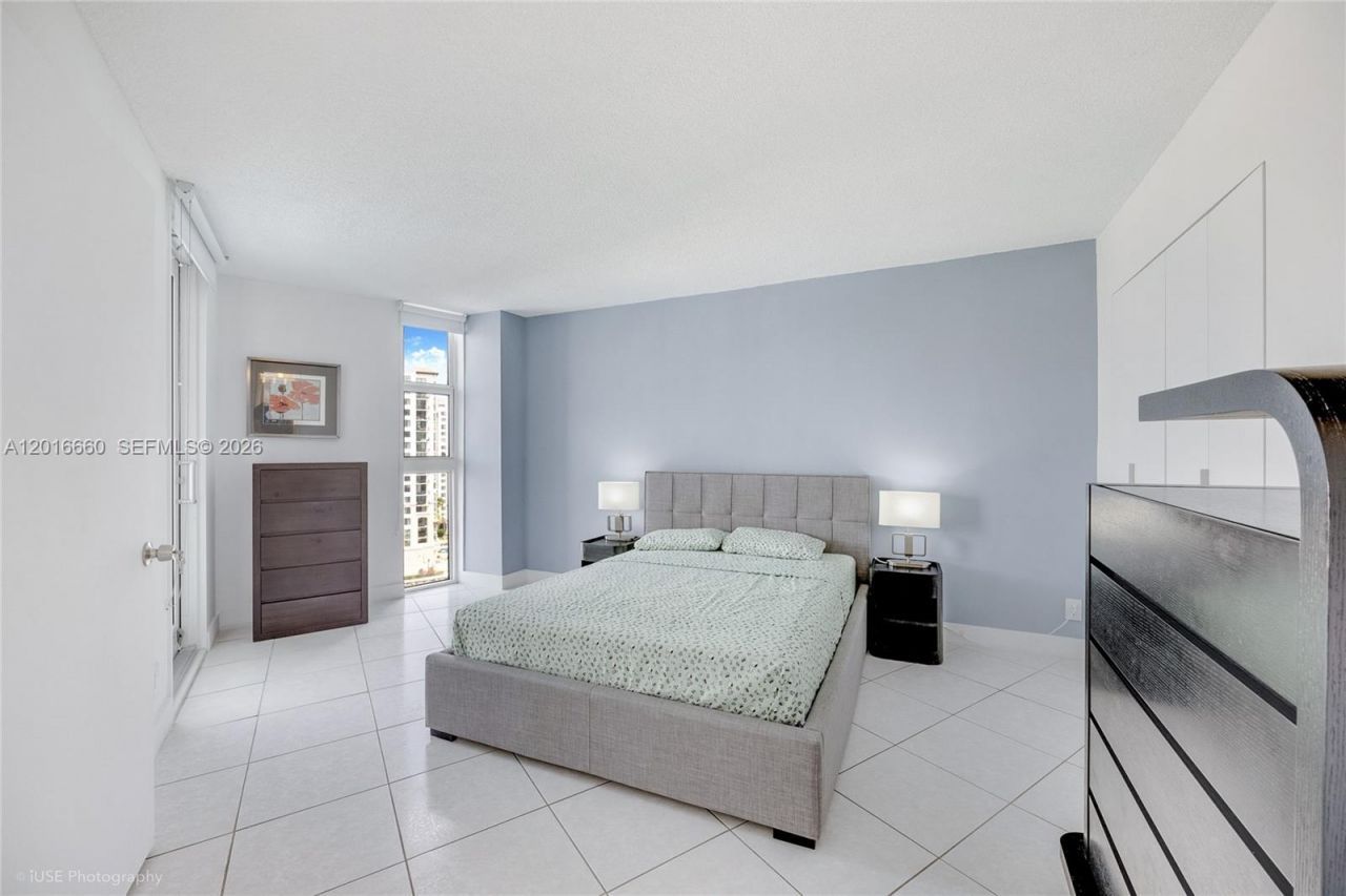 100 Bayview Dr , Unit 1231, Sunny Isles Beach, FL 33160 Photo