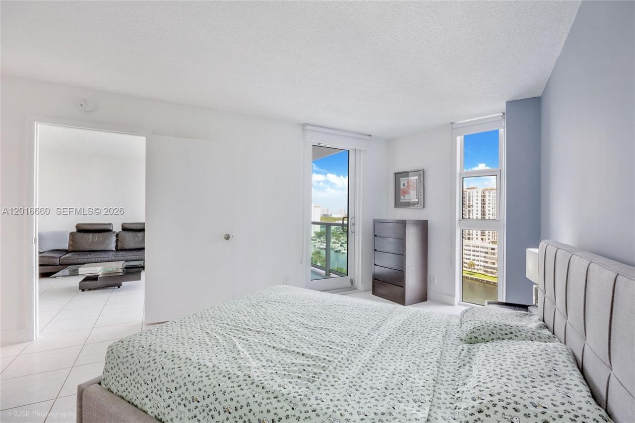 100 Bayview Dr , Unit 1231, Sunny Isles Beach, FL 33160 Photo