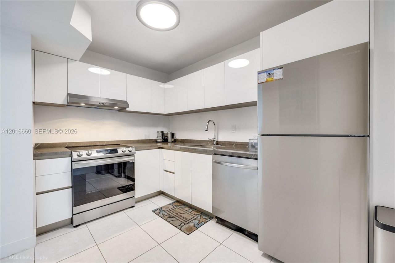 100 Bayview Dr , Unit 1231, Sunny Isles Beach, FL 33160 Photo