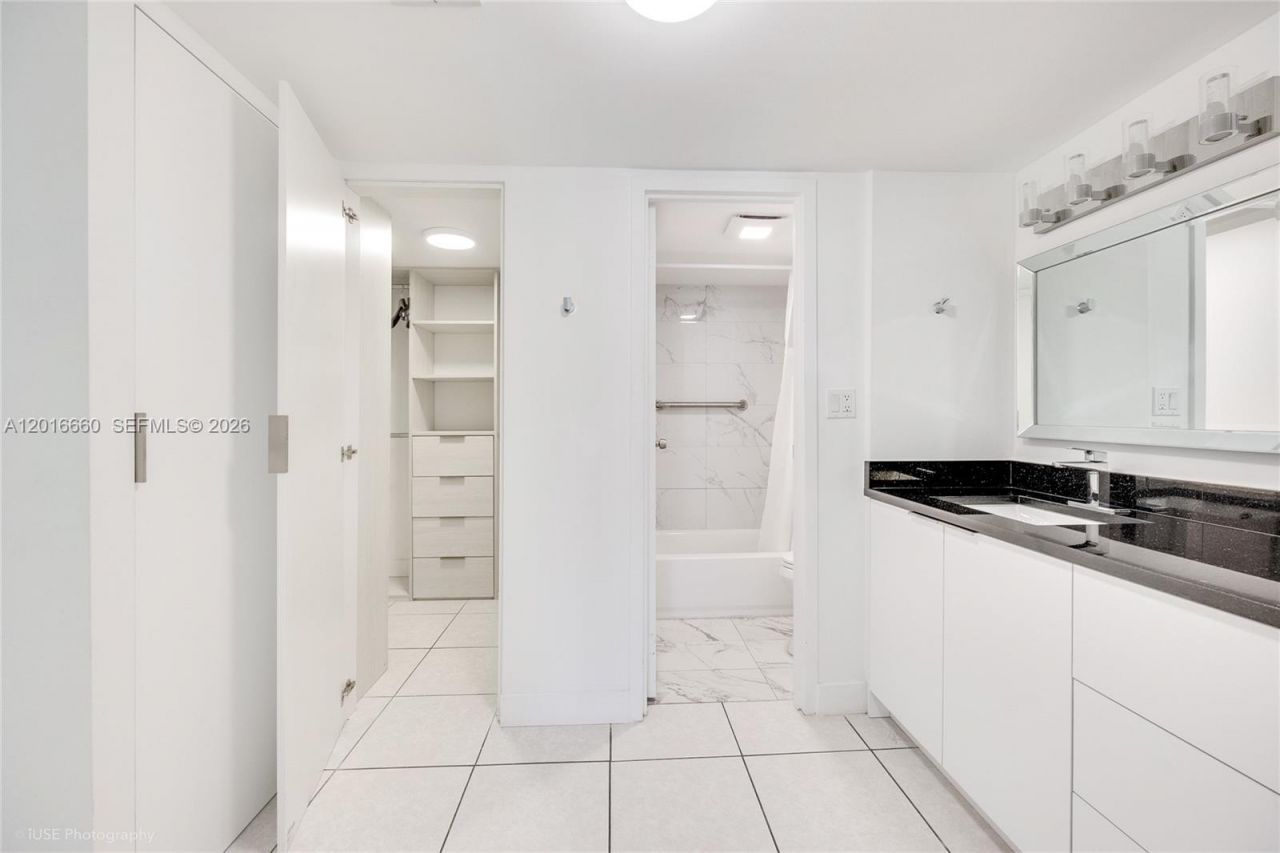 100 Bayview Dr , Unit 1231, Sunny Isles Beach, FL 33160 Photo