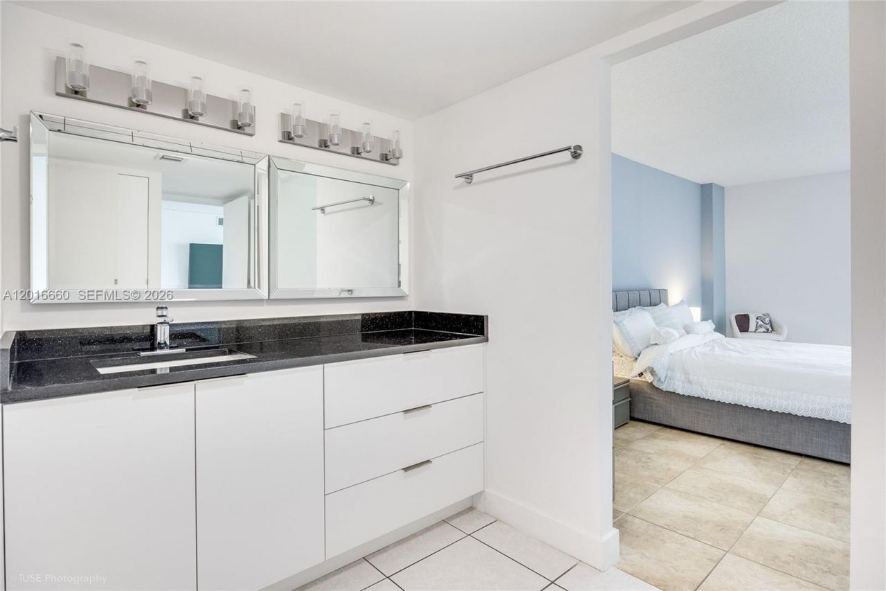 100 Bayview Dr , Unit 1231, Sunny Isles Beach, FL 33160 Photo