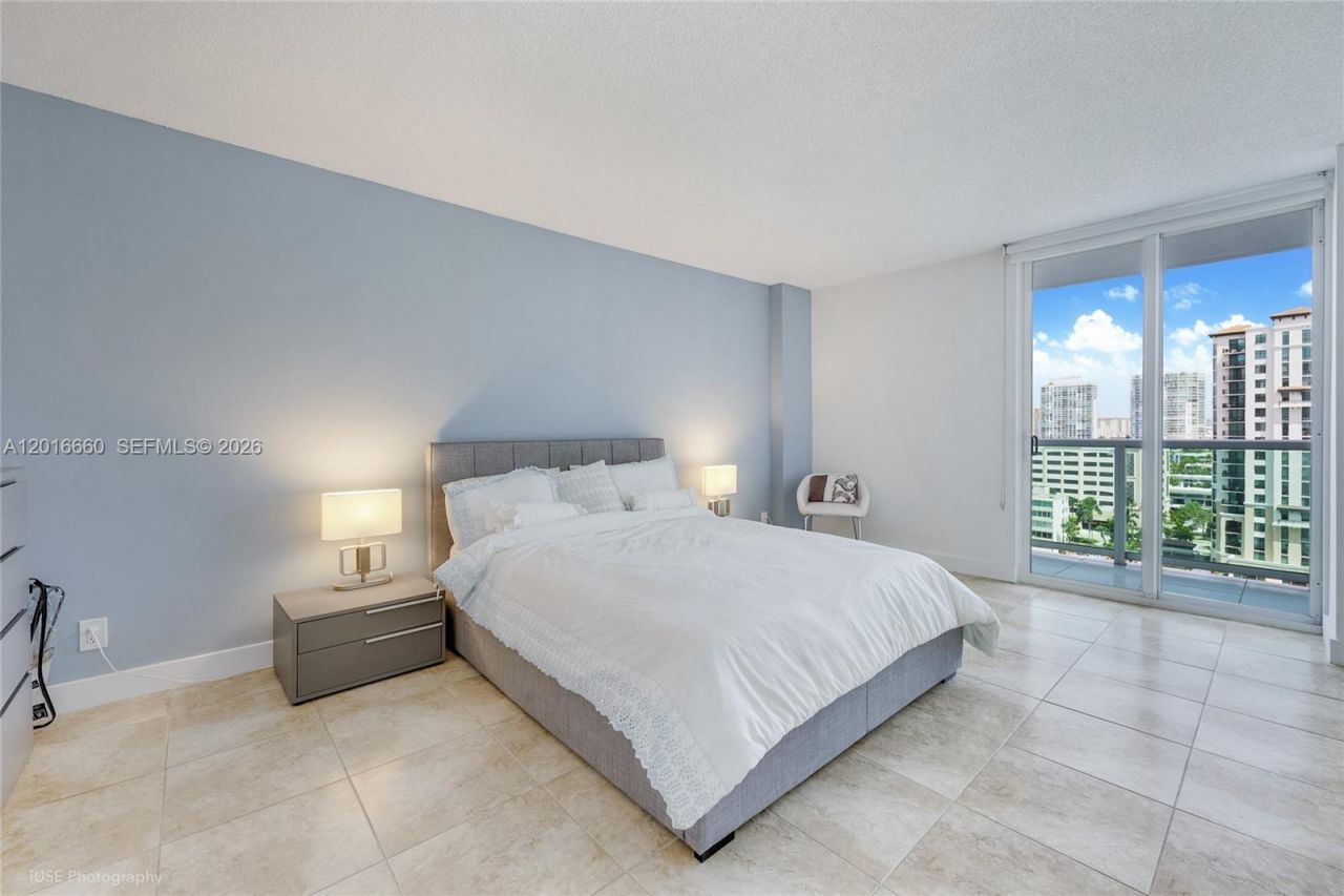 100 Bayview Dr , Unit 1231, Sunny Isles Beach, FL 33160 Photo