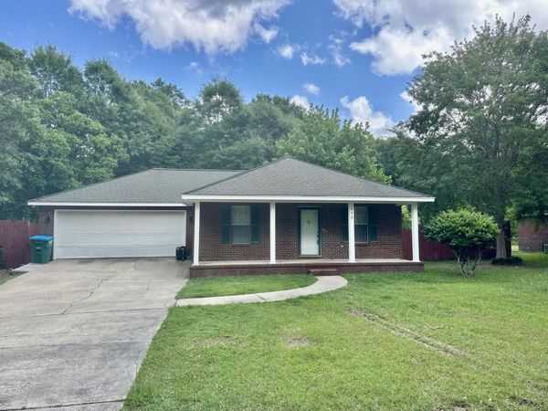 372 Leeville Rd., Petal, MS 39465