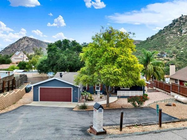 760 Lingel Dr, El Cajon, CA 92019